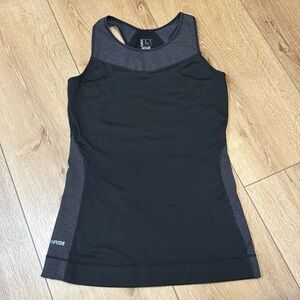 Burton base layer. Women’s dry ride tank. Size small.